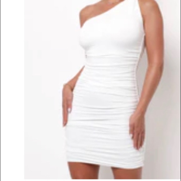 White one shoulder ruched dress size small - Picture 2 of 6